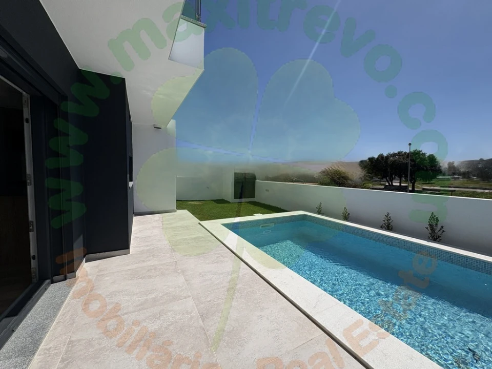 Moradia T4 para Venda em Charneca de Caparica e Sobreda Foto 30