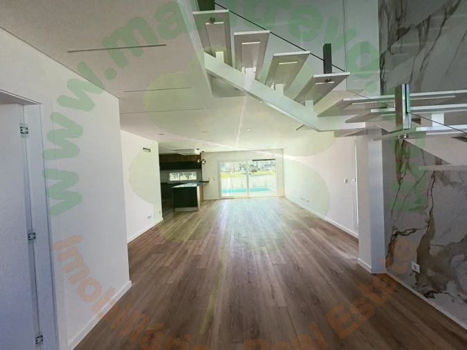 Moradia T4 para Venda em Charneca de Caparica e Sobreda Foto 6