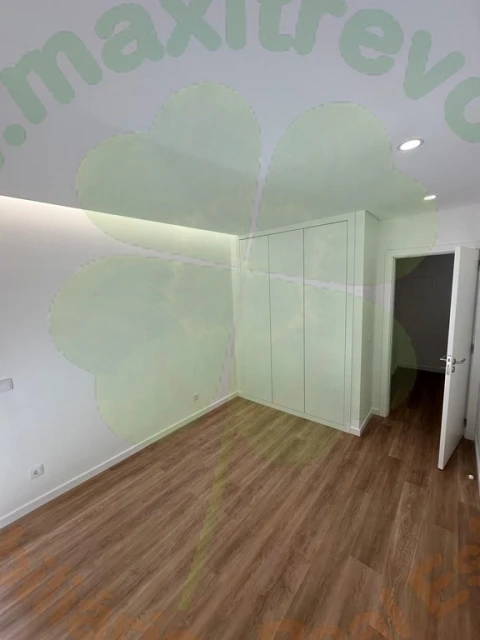 Moradia T4 para Venda em Fernao Ferro