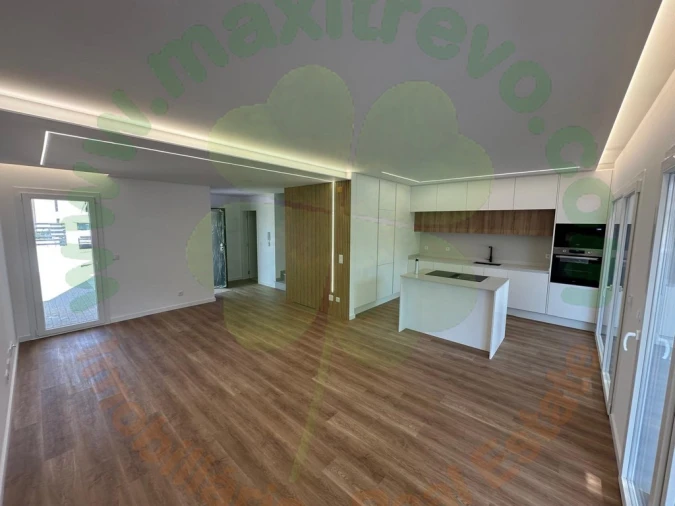 Moradia T4 para Venda em Fernao Ferro Foto 5