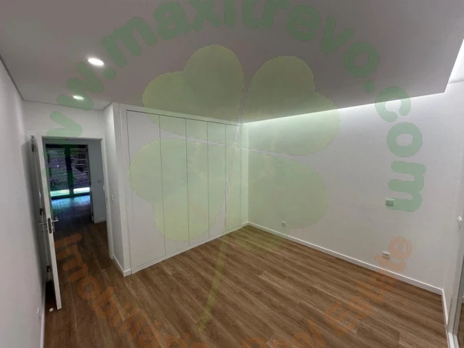 Moradia T4 para Venda em Fernao Ferro Foto 9