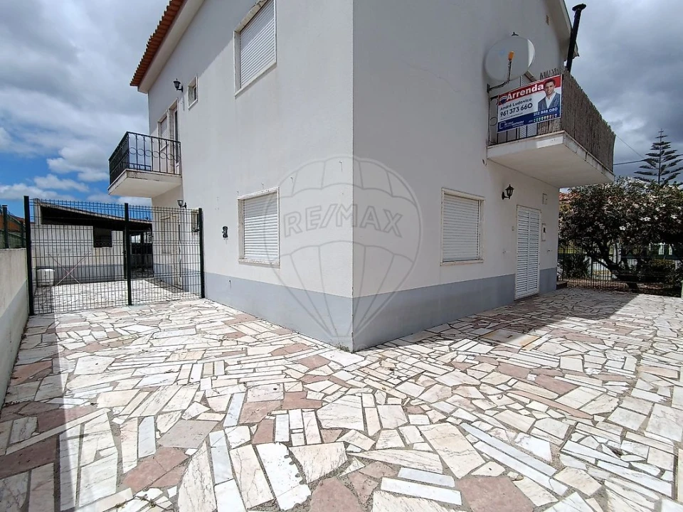 Moradia T2 para Arrendamento em Azeitão (São Lourenço e São Simão) Foto 1