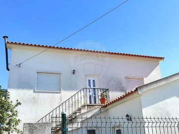 Moradia T2 para Arrendamento em Azeitão (São Lourenço e São Simão)