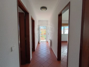 Moradia T2 para Arrendamento em Azeitão (São Lourenço e São Simão)