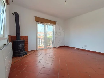 Moradia T2 para Arrendamento em Azeitão (São Lourenço e São Simão)