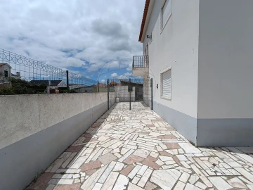 Moradia T2 para Arrendamento em Azeitão (São Lourenço e São Simão)