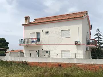 Moradia T2 para Arrendamento em Azeitão (São Lourenço e São Simão)