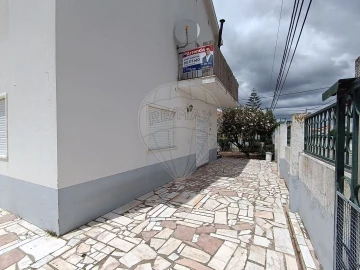 Moradia T2 para Arrendamento em Azeitão (São Lourenço e São Simão)