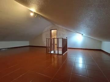 Moradia T2 para Arrendamento em Azeitão (São Lourenço e São Simão)