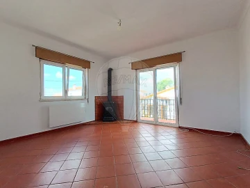Moradia T2 para Arrendamento em Azeitão (São Lourenço e São Simão)