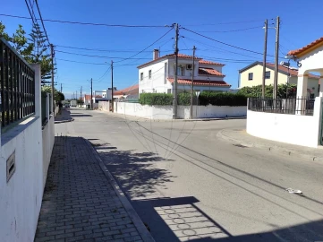Moradia T2 para Arrendamento em Azeitão (São Lourenço e São Simão)