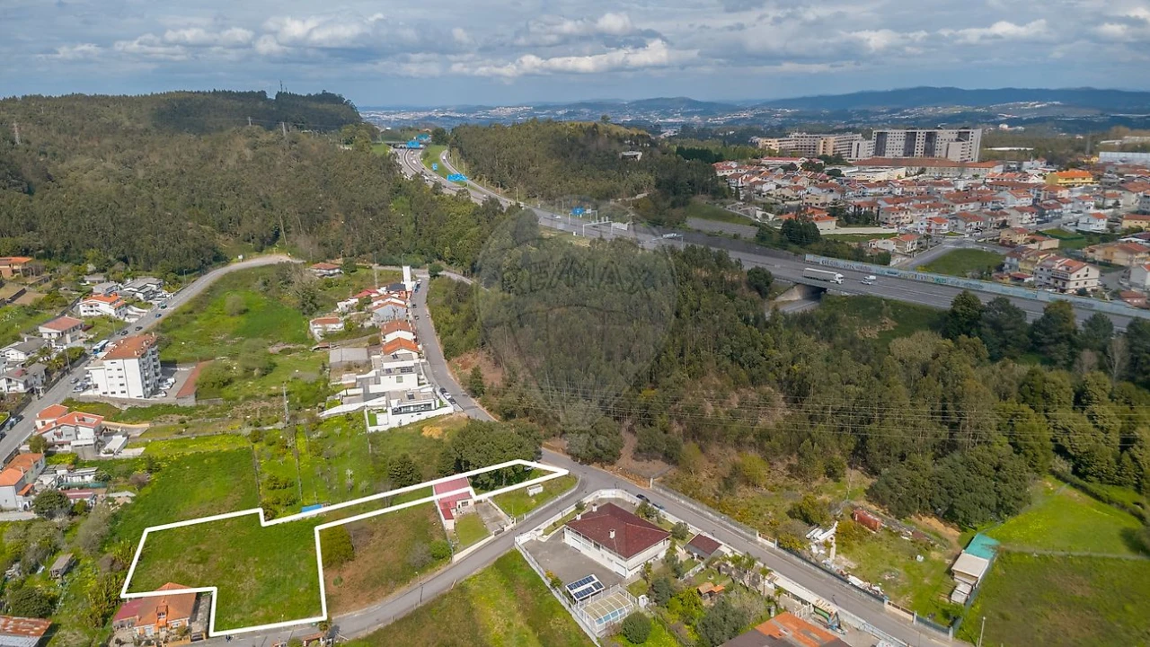 Terreno para Venda em Serzedo e Perosinho Foto 9