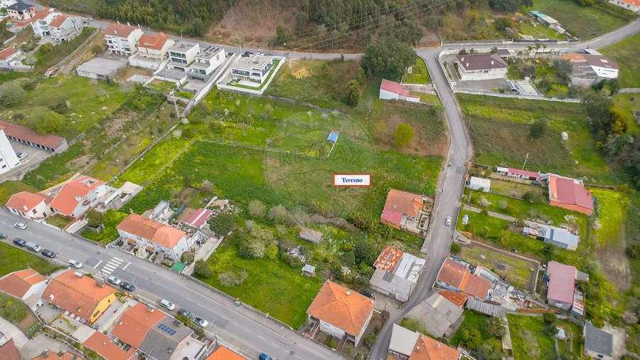 Terreno para Venda em Serzedo e Perosinho Foto 2