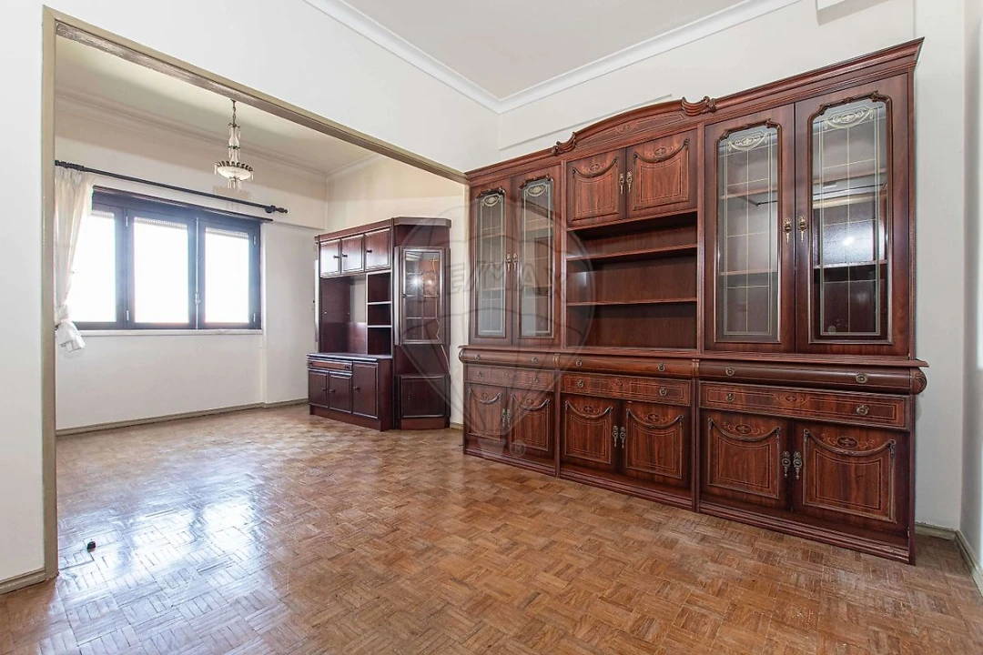 Apartamento T3 para Venda em Sacavém e Prior Velho Foto 6