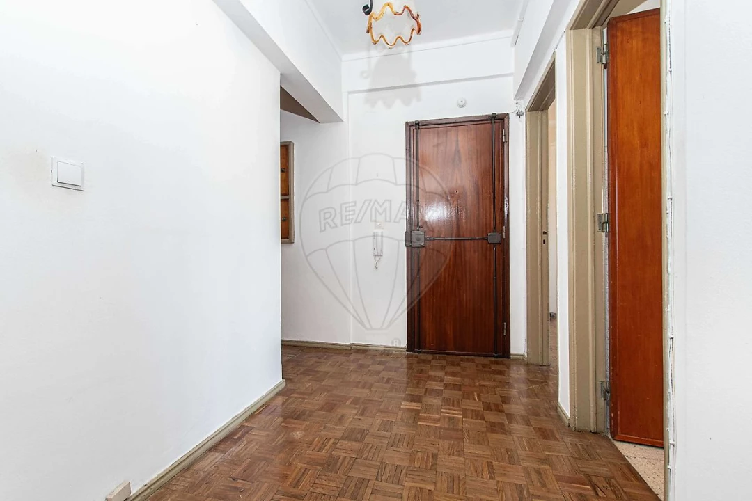 Apartamento T3 para Venda em Sacavém e Prior Velho Foto 3
