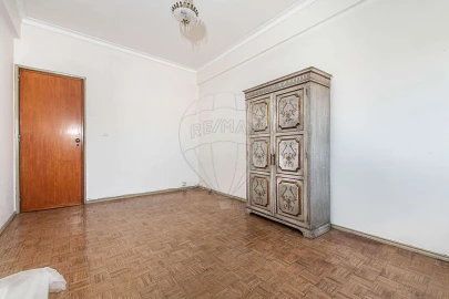 Apartamento T3 para Venda em Sacavém e Prior Velho