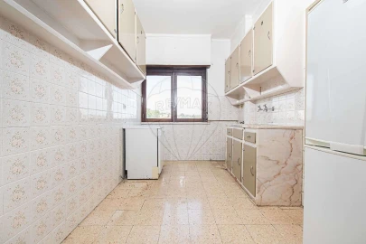 Apartamento T3 para Venda em Sacavém e Prior Velho