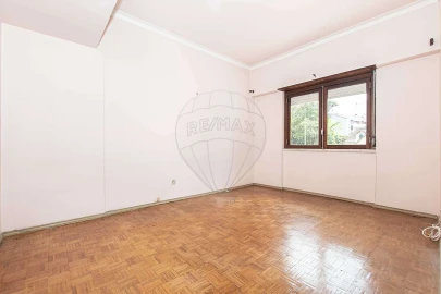 Apartamento T3 para Venda em Sacavém e Prior Velho