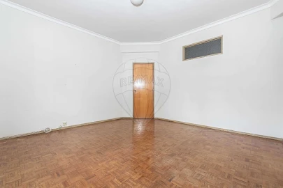 Apartamento T3 para Venda em Sacavém e Prior Velho