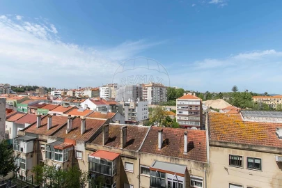 Apartamento T3 para Venda em Sacavém e Prior Velho