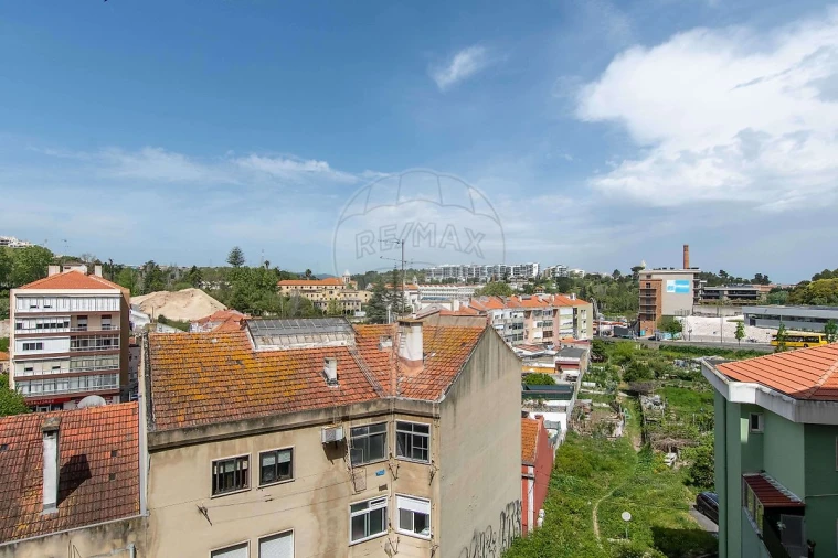 Apartamento T3 para Venda em Sacavém e Prior Velho Foto 24