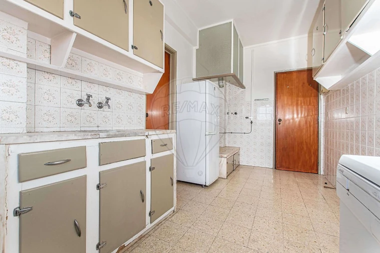 Apartamento T3 para Venda em Sacavém e Prior Velho Foto 22