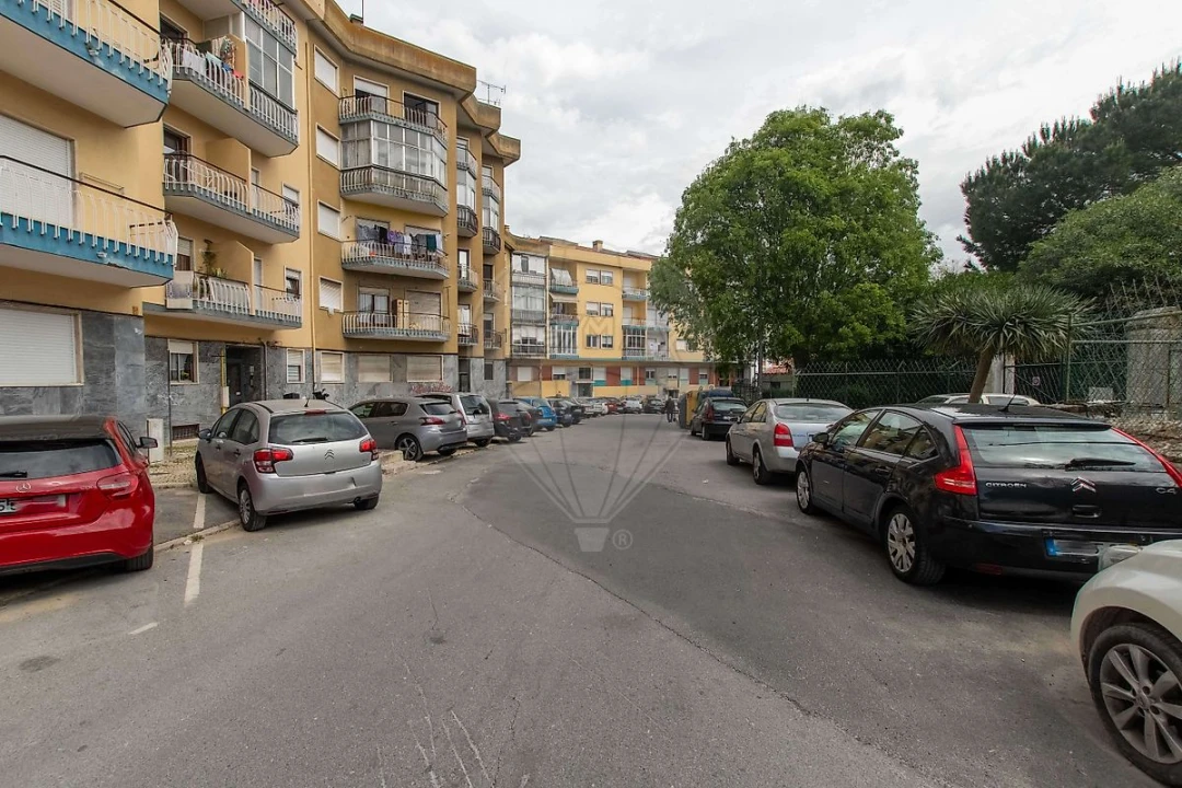 Apartamento T3 para Venda em Sacavém e Prior Velho Foto 9