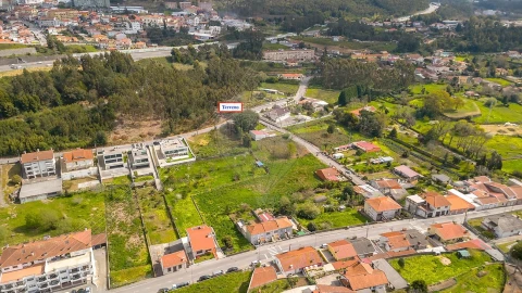 Terreno para Venda em Serzedo e Perosinho