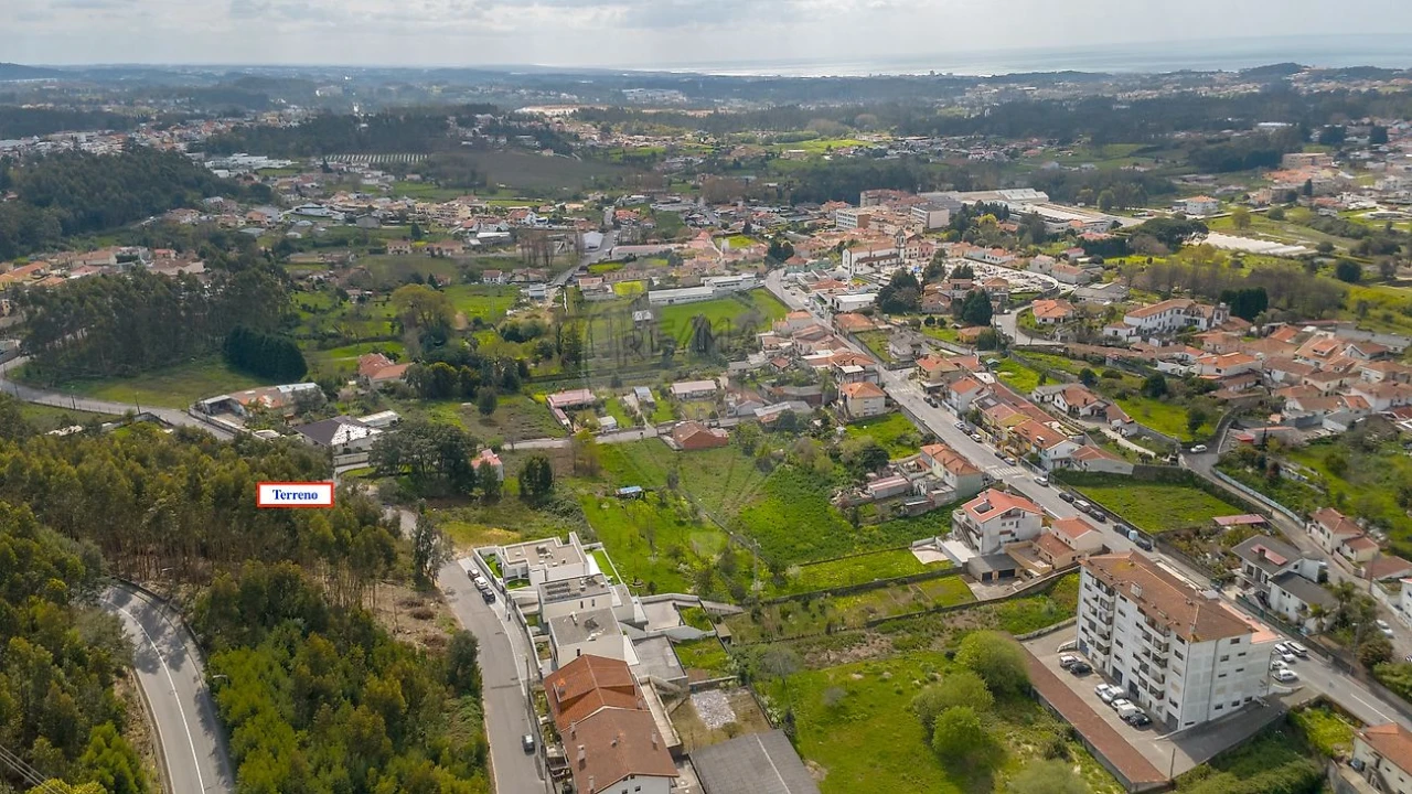 Terreno para Venda em Serzedo e Perosinho Foto 2