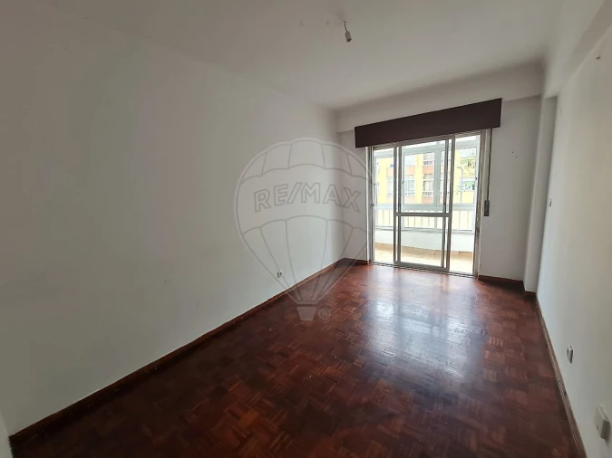 Apartamento T2 para Arrendamento em Rio de Mouro Foto 4