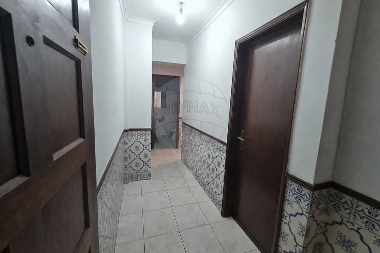 Apartamento T2 para Arrendamento em Rio de Mouro Foto 5