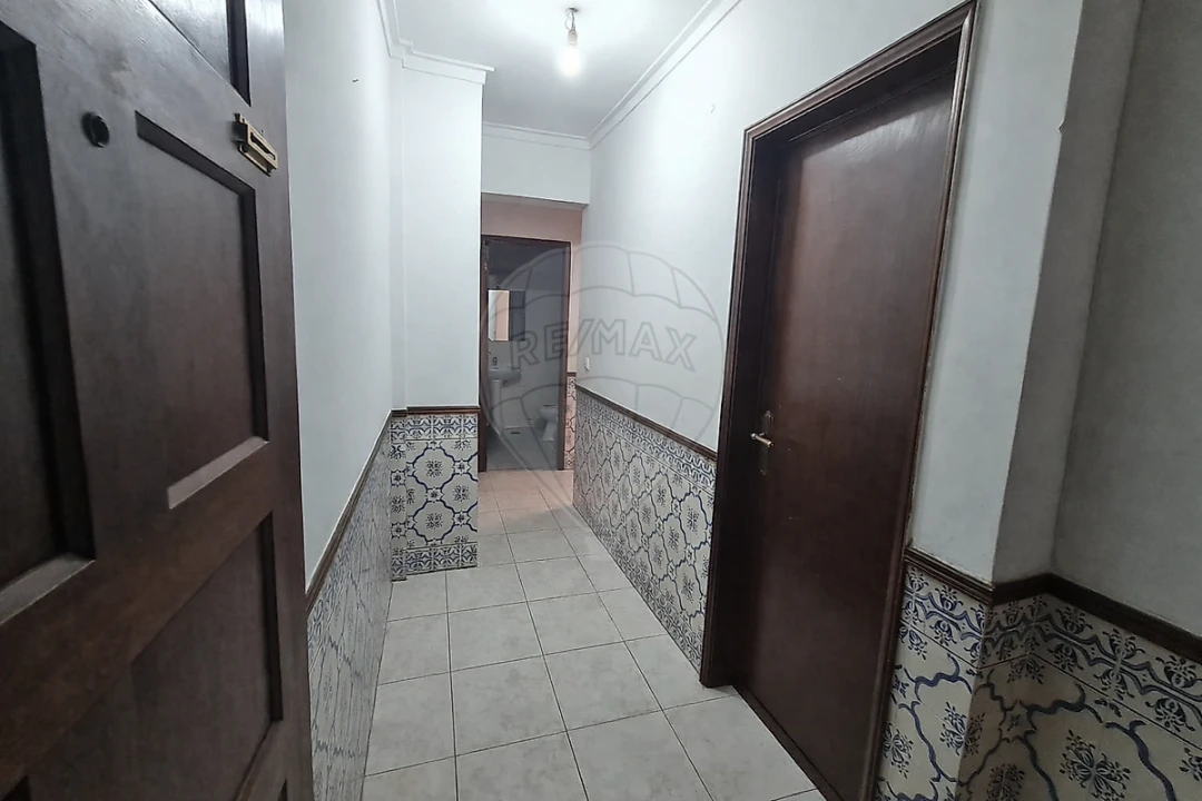 Apartamento T2 para Arrendamento em Rio de Mouro Foto 5