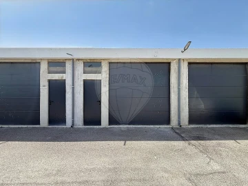 Garagem para Venda em Santa Maria, São Pedro e Matacães