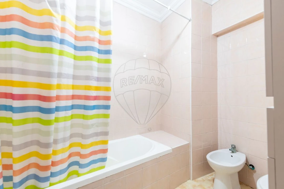 Apartamento T2 para Venda em Vimeiro Foto 10