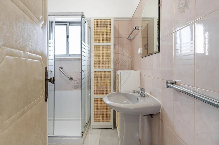 Apartamento T3 para Arrendamento em Odivelas Foto 9