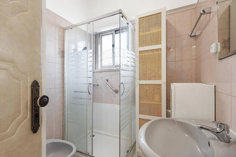 Apartamento T3 para Arrendamento em Odivelas Foto 8