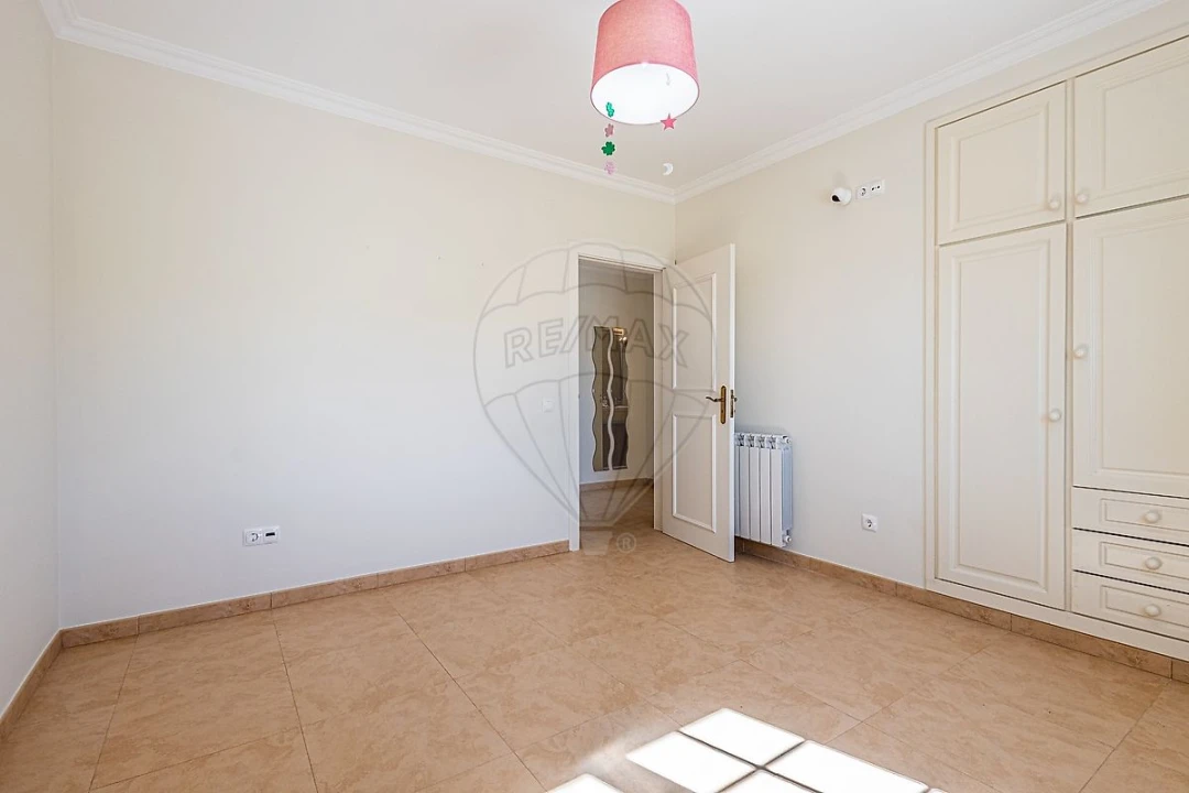 Moradia T3 para Venda em Azambuja Foto 11