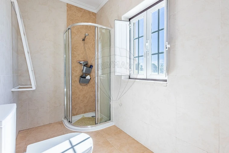 Moradia T3 para Venda em Azambuja Foto 8