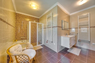 Quinta T4 para Venda em São Sebastião