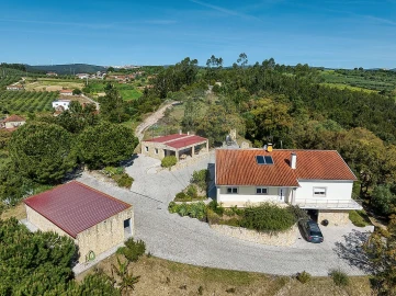 Quinta T4 para Venda em São Sebastião