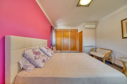 Quinta T4 para Venda em São Sebastião