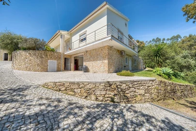 Quinta T4 para Venda em São Sebastião