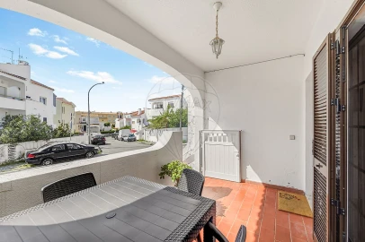 Moradia T3 para Venda em Albufeira e Olhos de Água