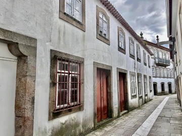 Moradia T5 para Venda em São João da Pesqueira e Várzea de Trevões
