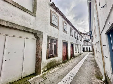 Moradia T5 para Venda em São João da Pesqueira e Várzea de Trevões