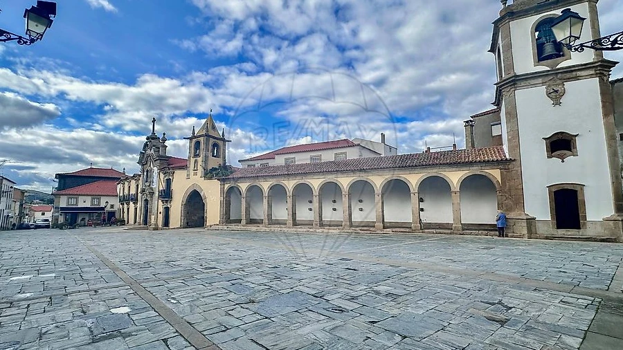 Moradia T5 para Venda em São João da Pesqueira e Várzea de Trevões
