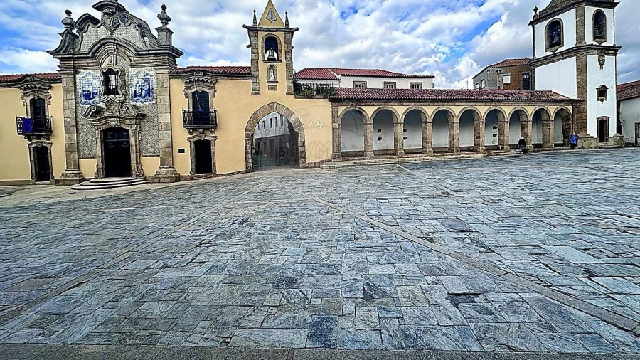 Moradia T5 para Venda em São João da Pesqueira e Várzea de Trevões