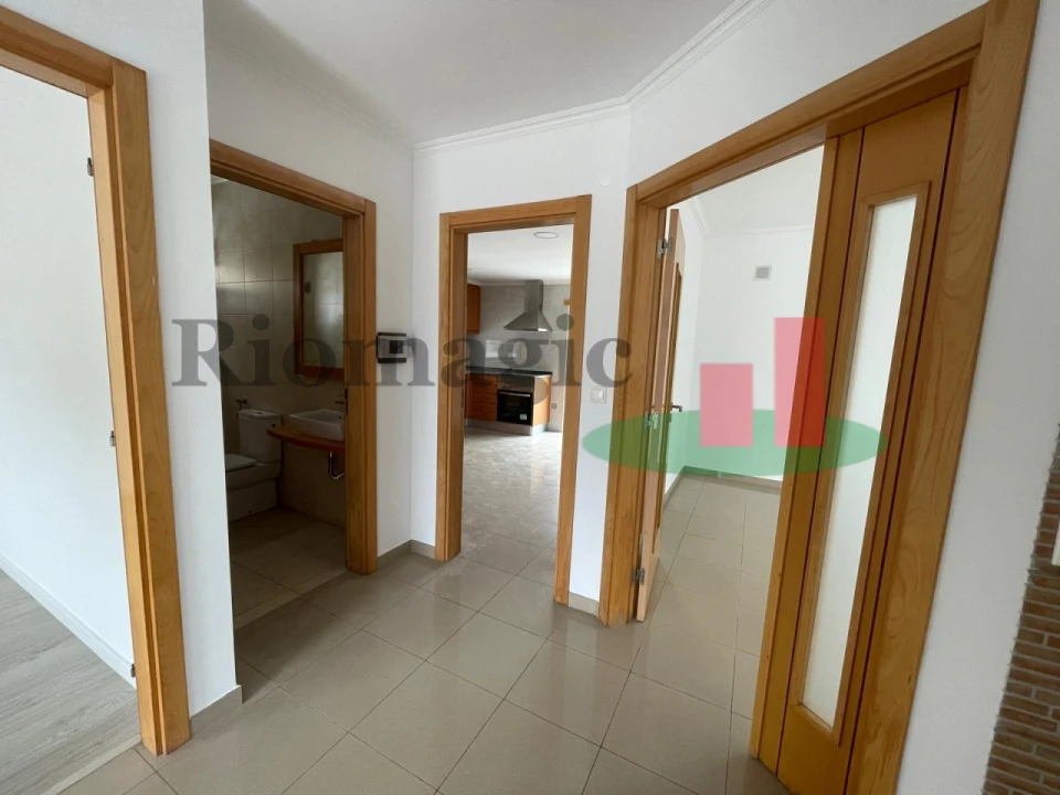 Moradia T5 para Venda em Laranjeiro e Feijó Foto 8