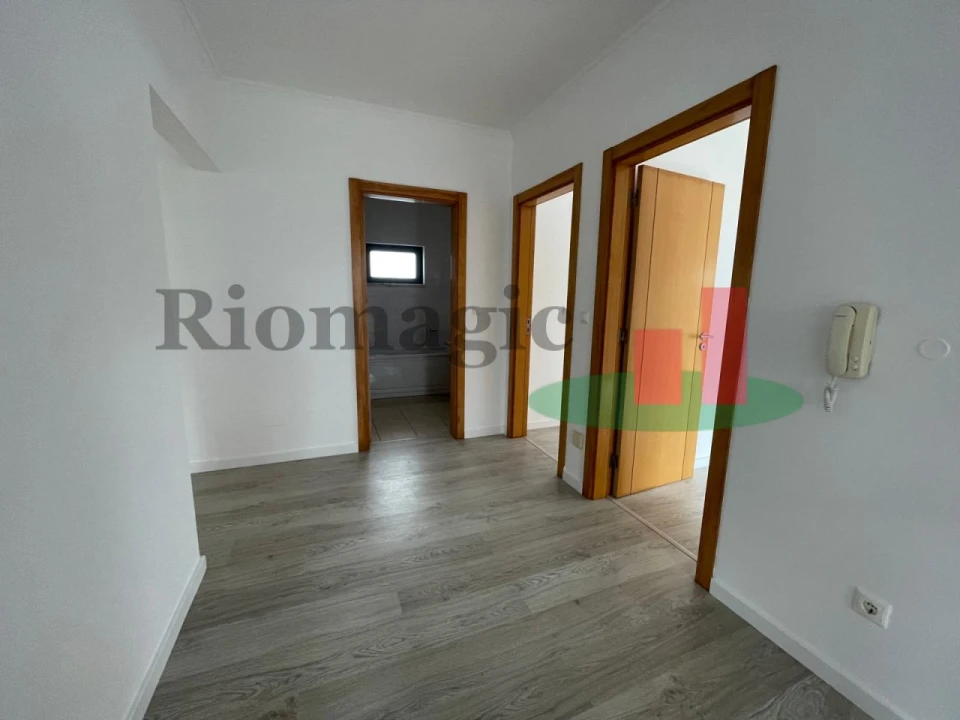 Moradia T5 para Venda em Laranjeiro e Feijó Foto 23
