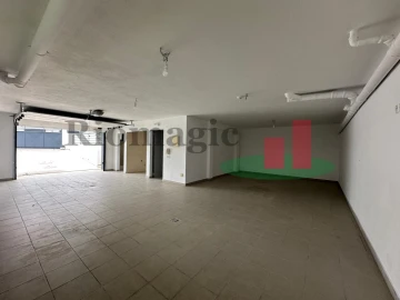 Moradia T5 para Venda em Laranjeiro e Feijó